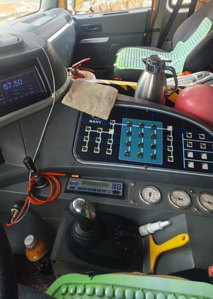 SANY STC1300 - موبايل كرين: صور 4 SANY STC1300 - موبايل كرين: صور 4