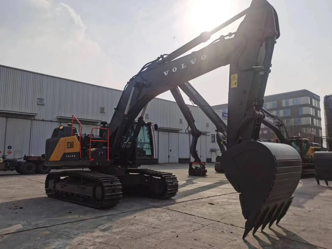 VOLVO EC360 - حفارات زحافة: صور 2 VOLVO EC360 - حفارات زحافة: صور 2