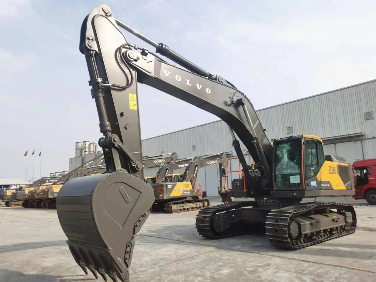 VOLVO EC360 - حفارات زحافة: صور 1 VOLVO EC360 - حفارات زحافة: صور 1