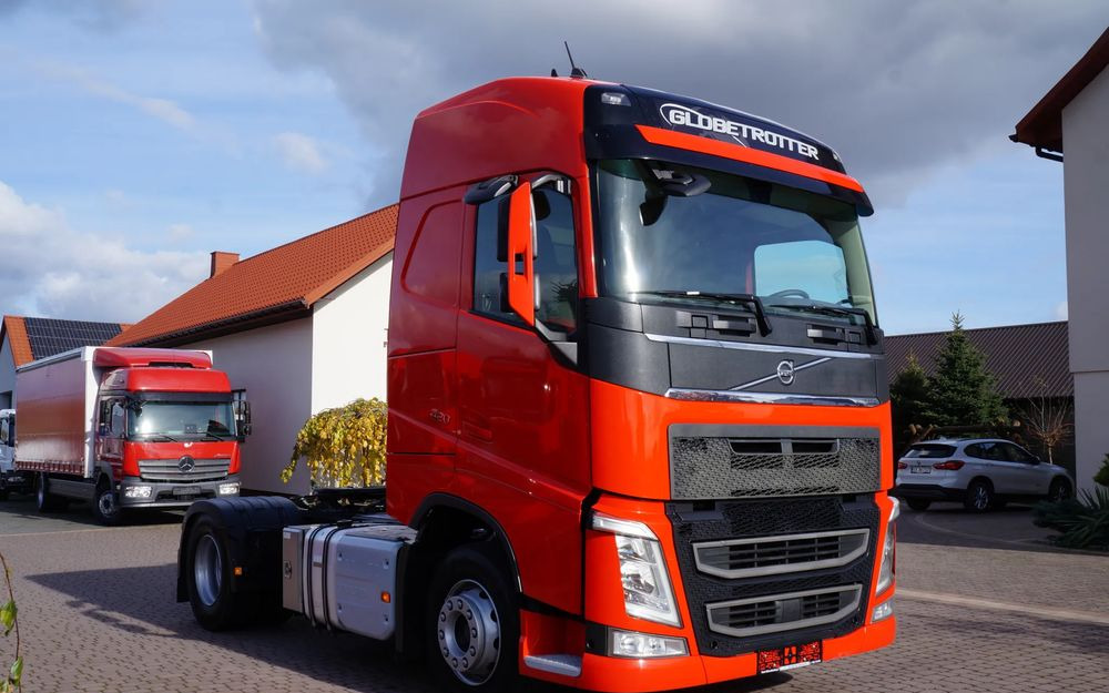 Volvo FH 4 EURO 6 GLOBETROTTER NISKI PRZEBIEG ZŁOTY KONTRAKT - شاحنة جرار: صور 2 Volvo FH 4 EURO 6 GLOBETROTTER NISKI PRZEBIEG ZŁOTY KONTRAKT - شاحنة جرار: صور 2