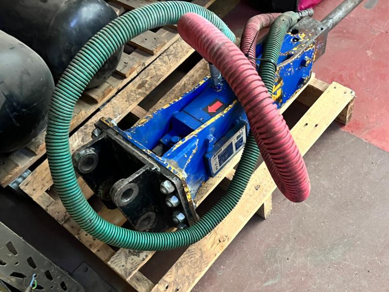 ARDEN AB0082 BRH Brise roche hydraulique - 1 à 3T - مطرقة هيدروليكية: صور 1 ARDEN AB0082 BRH Brise roche hydraulique - 1 à 3T - مطرقة هيدروليكية: صور 1