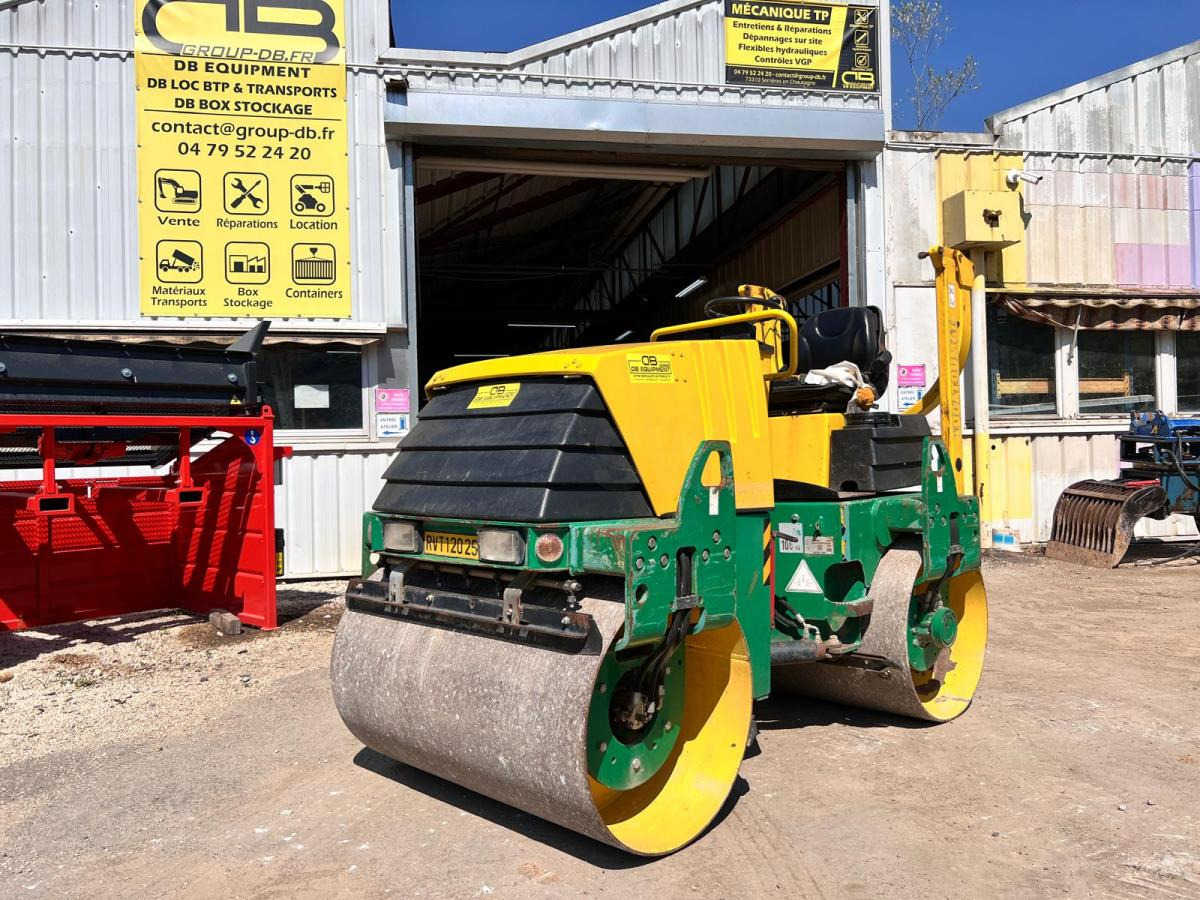 Ammann AV26-2 COMPACTEUR ROULEAU TANDEM VIBRANT ARTICULÉ - مدحلة الأسفلت: صور 1 Ammann AV26-2 COMPACTEUR ROULEAU TANDEM VIBRANT ARTICULÉ - مدحلة الأسفلت: صور 1