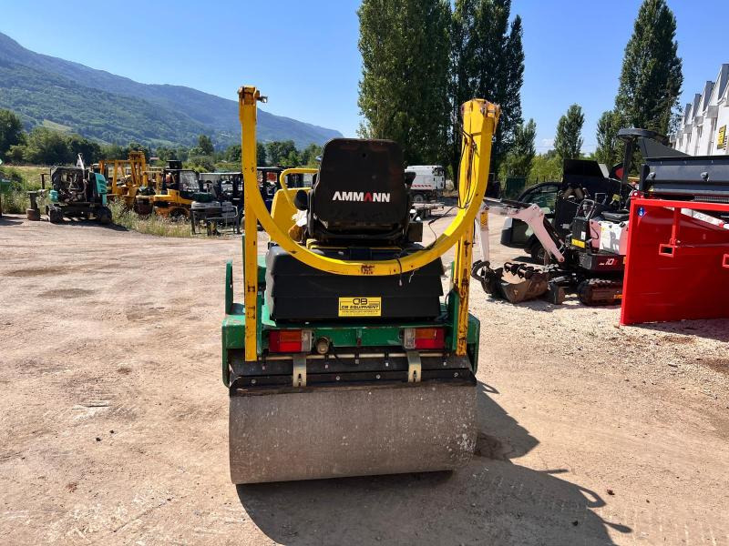 Ammann AV26-2 COMPACTEUR ROULEAU TANDEM VIBRANT ARTICULÉ - مدحلة الأسفلت: صور 4 Ammann AV26-2 COMPACTEUR ROULEAU TANDEM VIBRANT ARTICULÉ - مدحلة الأسفلت: صور 4