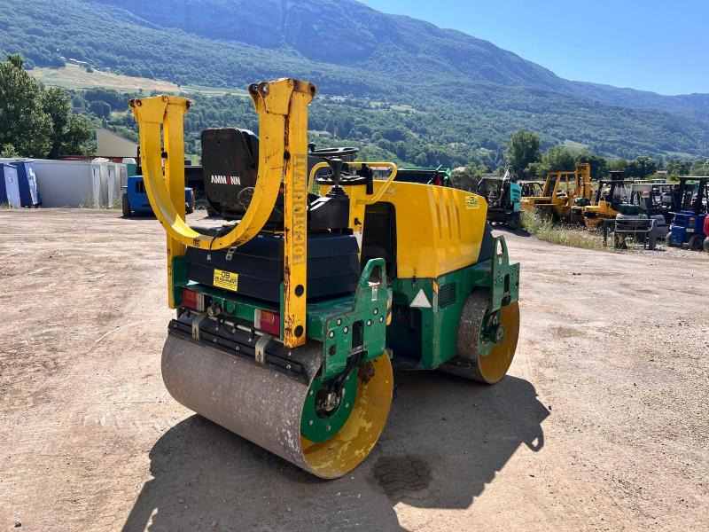 Ammann AV26-2 COMPACTEUR ROULEAU TANDEM VIBRANT ARTICULÉ - مدحلة الأسفلت: صور 5 Ammann AV26-2 COMPACTEUR ROULEAU TANDEM VIBRANT ARTICULÉ - مدحلة الأسفلت: صور 5