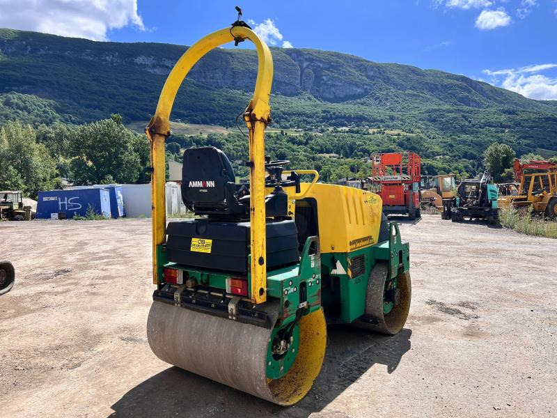 Ammann COMPACTEUR AV26-2 ROULEAU TANDEM VIBRANT ARTICULÉ - مداحل الأسفلت الصغيرة: صور 4 Ammann COMPACTEUR AV26-2 ROULEAU TANDEM VIBRANT ARTICULÉ - مداحل الأسفلت الصغيرة: صور 4