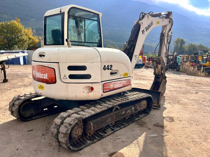 Bobcat 442B Pelle 7,5T avec pouce hydraulique - حفارات زحافة: صور 5 Bobcat 442B Pelle 7,5T avec pouce hydraulique - حفارات زحافة: صور 5