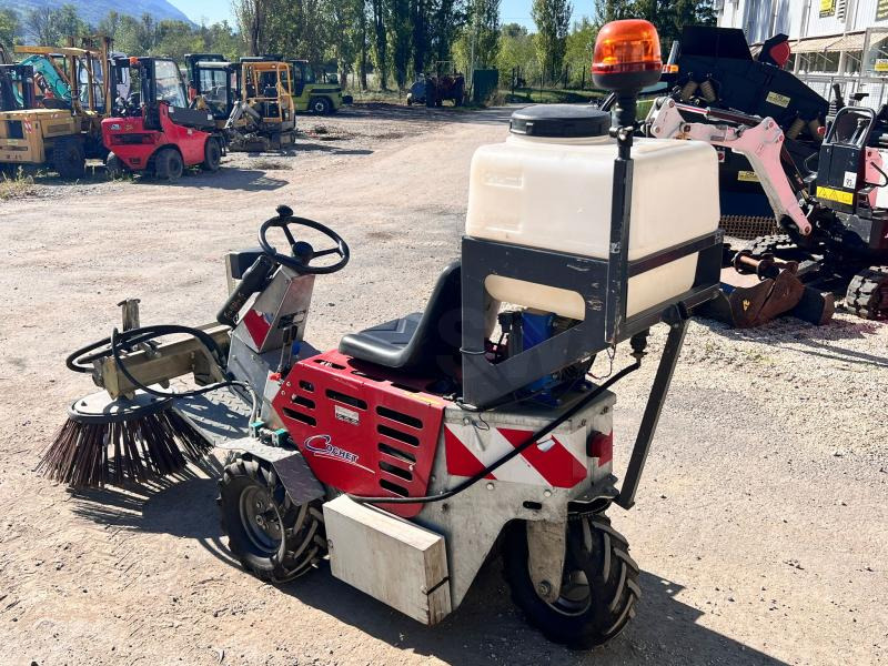 Cochet Balayeuse de désherbage automotrice Gecko (NET DE TVA) - كناسة المناطق الصناعية: صور 3 Cochet Balayeuse de désherbage automotrice Gecko (NET DE TVA) - كناسة المناطق الصناعية: صور 3