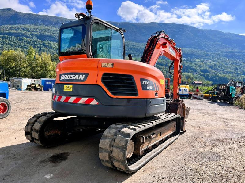 Doosan DX85R-3 PELLE A CHENILLES 8,5T PELLE A CHENILLES 8,5T - حفارات زحافة: صور 5 Doosan DX85R-3 PELLE A CHENILLES 8,5T PELLE A CHENILLES 8,5T - حفارات زحافة: صور 5