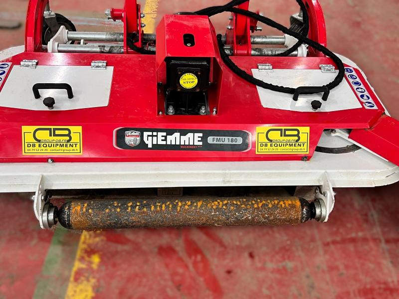 Giemme FMU180 Tondeuse portée attache 3 points pour tracteur - التقطيع جزازة: صور 2 Giemme FMU180 Tondeuse portée attache 3 points pour tracteur - التقطيع جزازة: صور 2