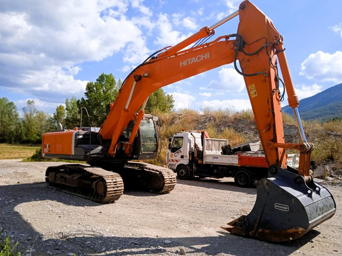 HITACHI PELLE ZX 350 LCN-3 35T - حفارات زحافة: صور 4 HITACHI PELLE ZX 350 LCN-3 35T - حفارات زحافة: صور 4