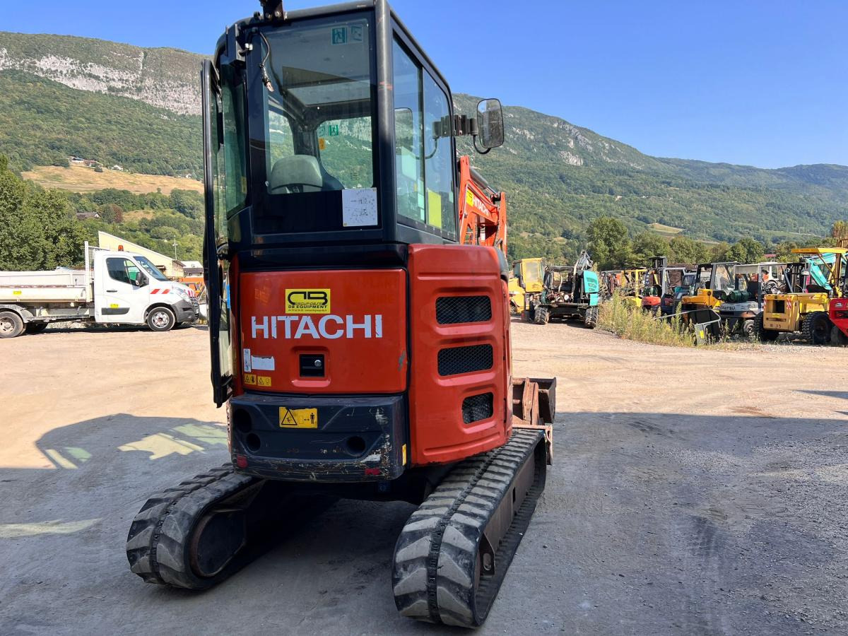 Hitachi ZX26U-5A MINI PELLE 2,7T - حفارة مصغرة: صور 3 Hitachi ZX26U-5A MINI PELLE 2,7T - حفارة مصغرة: صور 3