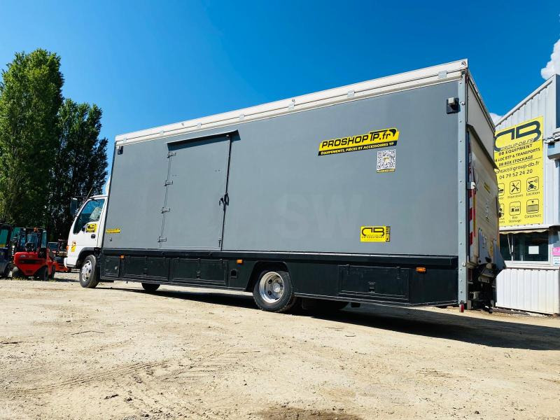 ISUZU Camion SÉRIE N AVEC 2 STRUCTURES CHAPITEAUX - بصندوق مغلق شاحنة: صور 3 ISUZU Camion SÉRIE N AVEC 2 STRUCTURES CHAPITEAUX - بصندوق مغلق شاحنة: صور 3
