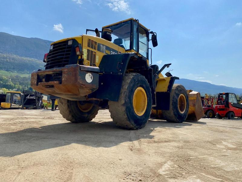 Komatsu WA250-5H Chargeuse à pneus - اللودر بعجل: صور 5 Komatsu WA250-5H Chargeuse à pneus - اللودر بعجل: صور 5