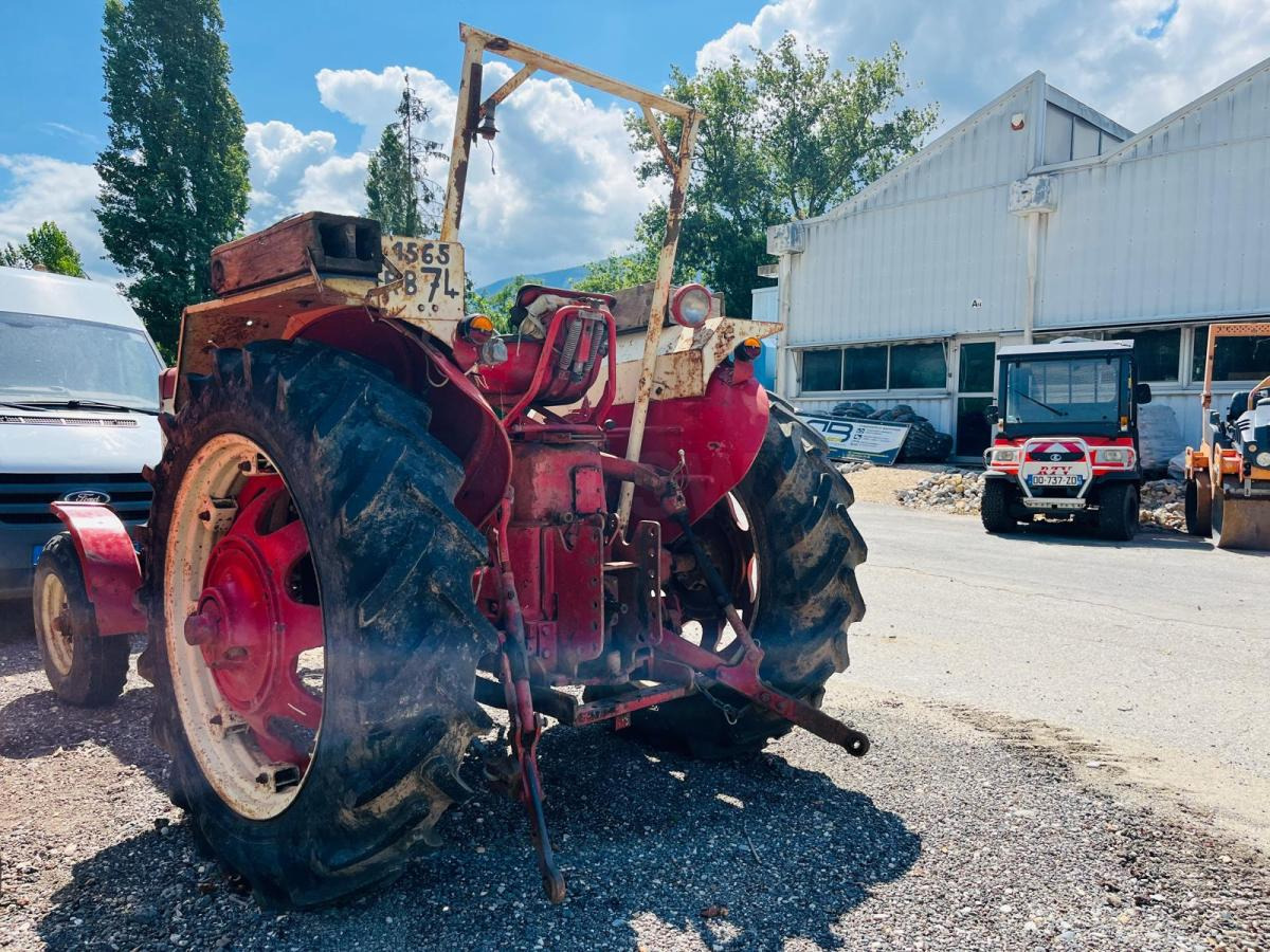 MAC CORMICK Tracteur agricole Rouge 634 - جرار: صور 5 MAC CORMICK Tracteur agricole Rouge 634 - جرار: صور 5