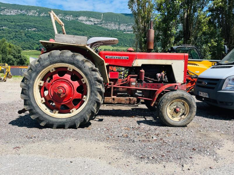 MAC CORMICK Tracteur agricole Rouge 634 - جرار: صور 2 MAC CORMICK Tracteur agricole Rouge 634 - جرار: صور 2