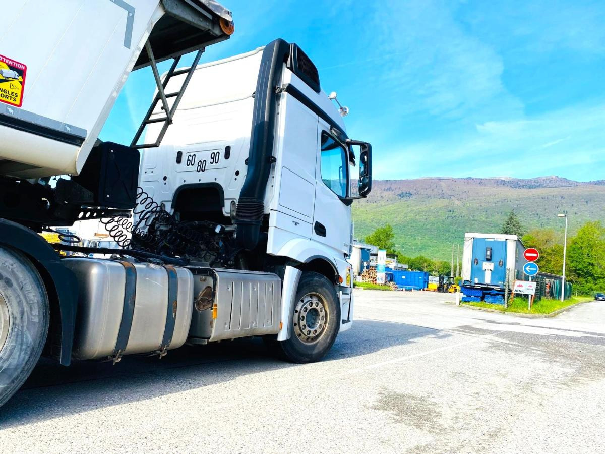 شاحنة جرار MERCEDES Tracteur routier ACTROS 1851 4X2 avec KIT HYDRAULIQUE: صور 8 شاحنة جرار MERCEDES Tracteur routier ACTROS 1851 4X2 avec KIT HYDRAULIQUE: صور 8