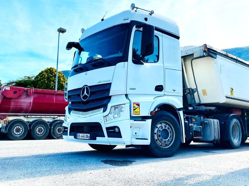 MERCEDES Tracteur routier ACTROS 1851 4X2 avec KIT HYDRAULIQUE - شاحنة جرار: صور 1 MERCEDES Tracteur routier ACTROS 1851 4X2 avec KIT HYDRAULIQUE - شاحنة جرار: صور 1