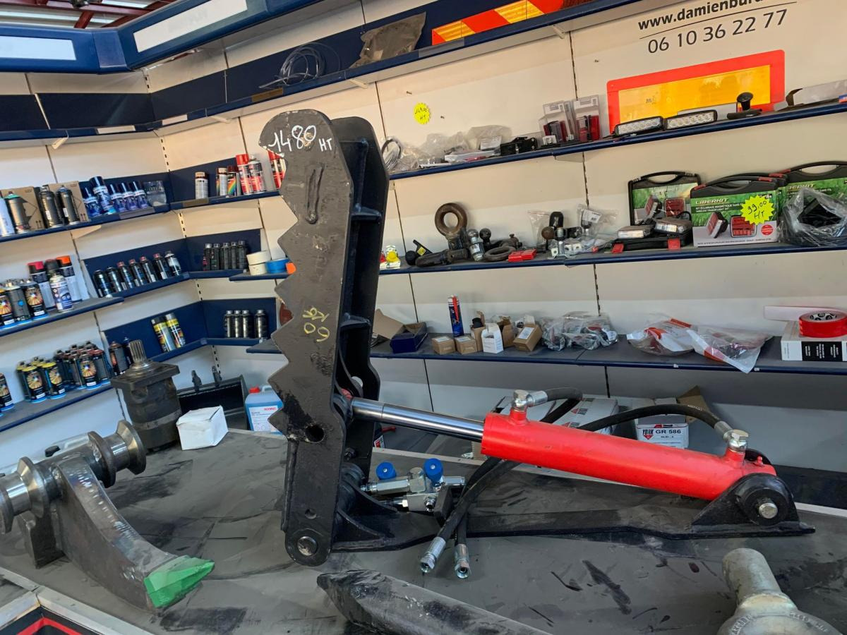 Pouce de manutention hydraulique Griffe - ملحقات - حفارة مصغرة: صور 1 Pouce de manutention hydraulique Griffe - ملحقات - حفارة مصغرة: صور 1