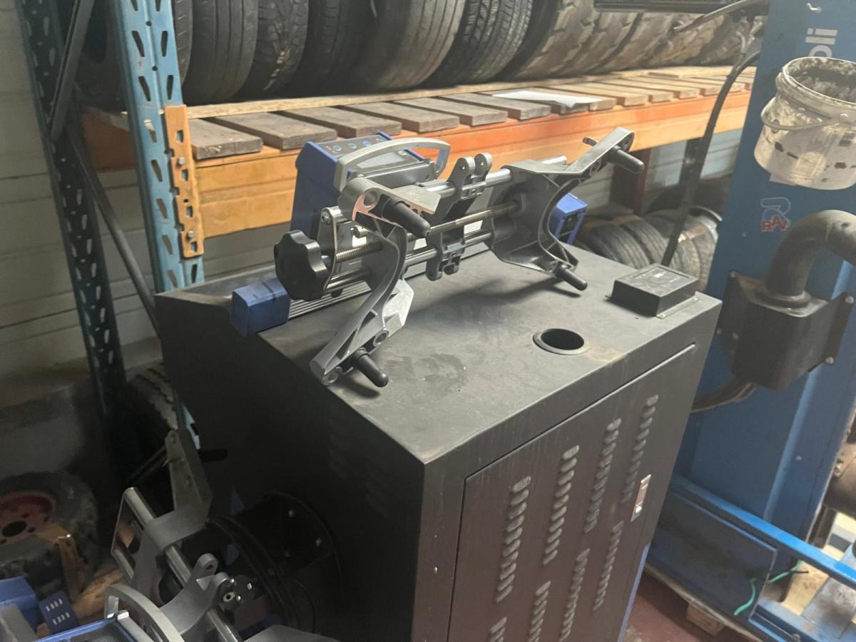 TWIN BUSCH TW115 Banc de géométrie - معدات الورش: صور 5 TWIN BUSCH TW115 Banc de géométrie - معدات الورش: صور 5