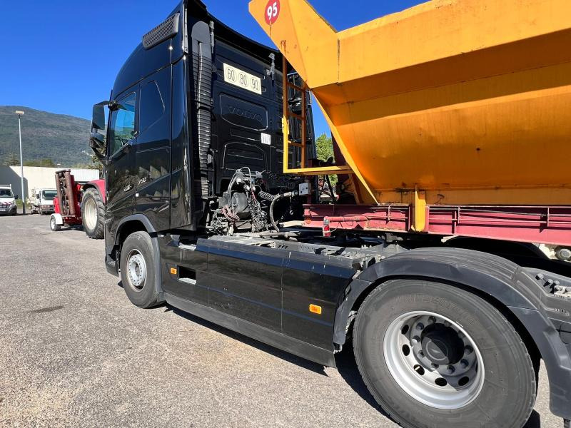 Volvo FH16 750cv 4x2 Cabine Glob Hydraulique - شاحنة جرار: صور 5 Volvo FH16 750cv 4x2 Cabine Glob Hydraulique - شاحنة جرار: صور 5