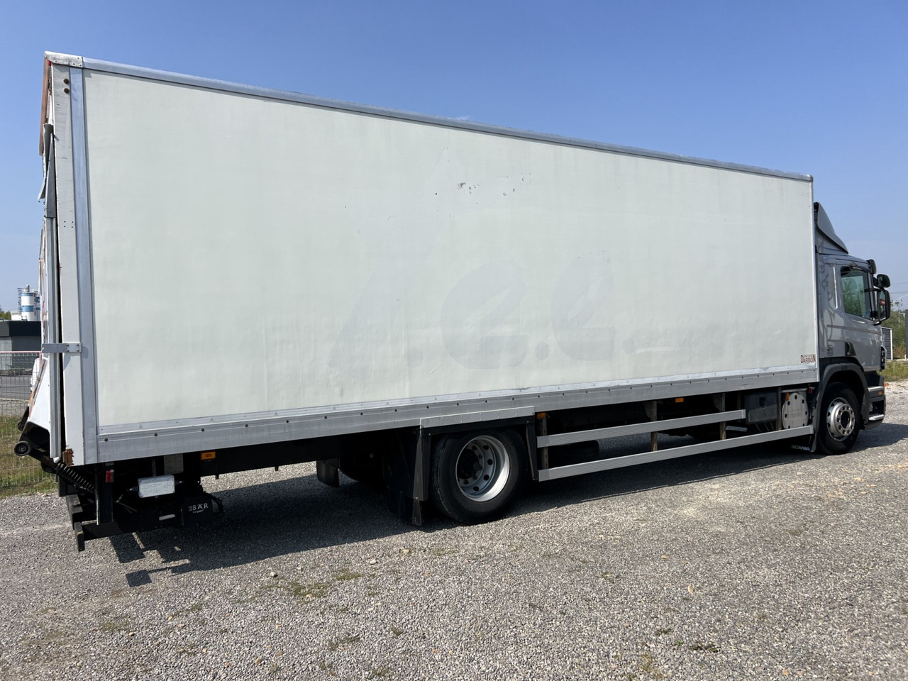 Scania P320 - شاحنات مسطحة: صور 4 Scania P320 - شاحنات مسطحة: صور 4