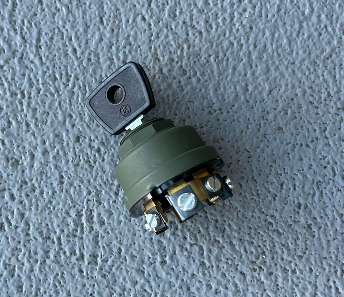 MAN MAN KAT 1-8X8-6X6-4X4-IGNITION AND KEY ASSEMBLY-OFF-ROAD TRUCK - النظام الكهربائي: صور 1 MAN MAN KAT 1-8X8-6X6-4X4-IGNITION AND KEY ASSEMBLY-OFF-ROAD TRUCK - النظام الكهربائي: صور 1