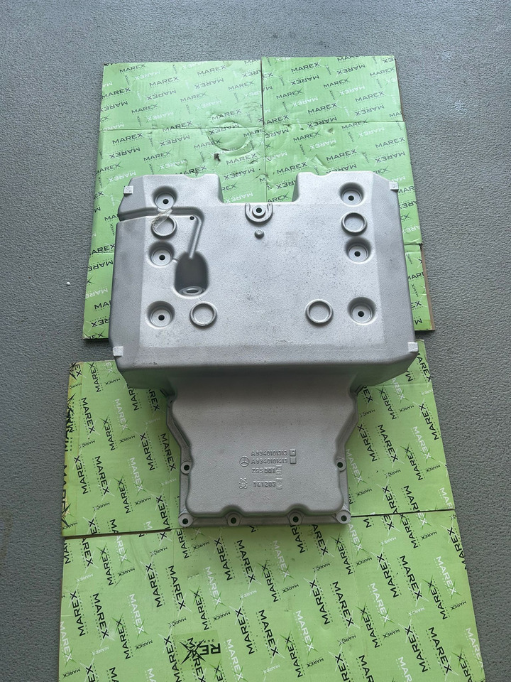 MERCEDES-BENZ OIL PAN-OM 934-FOR BUS-A9340101313 - قطع الغيار - حافلة: صور 1 MERCEDES-BENZ OIL PAN-OM 934-FOR BUS-A9340101313 - قطع الغيار - حافلة: صور 1