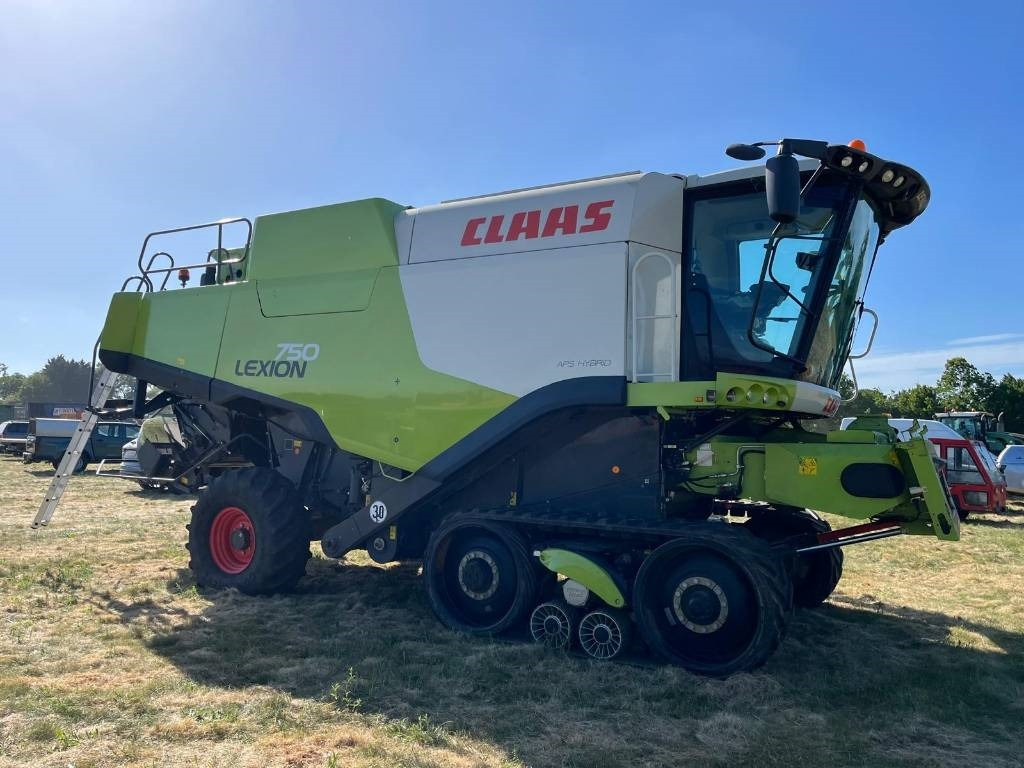 Claas 750TT c/w V900 Header - حصادة شاملة: صور 3 Claas 750TT c/w V900 Header - حصادة شاملة: صور 3