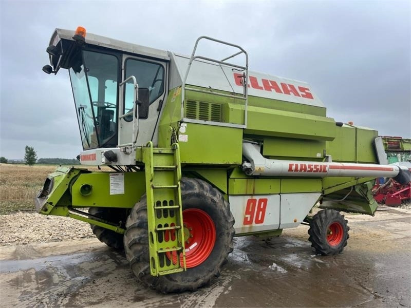 Claas Claas Dominator Classic 98 c/w C450 Header - معدات آلة حصاد: صور 1 Claas Claas Dominator Classic 98 c/w C450 Header - معدات آلة حصاد: صور 1