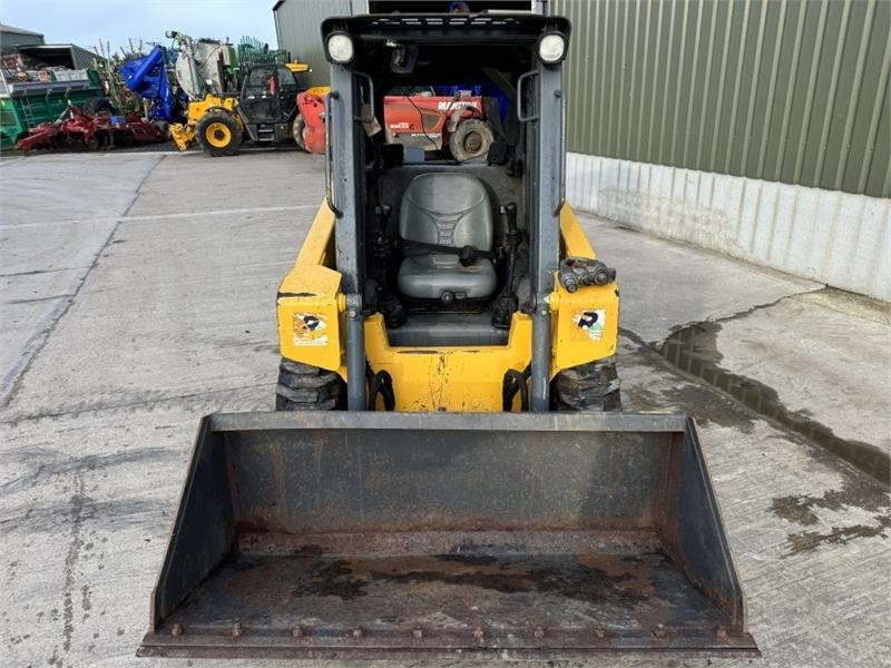 Gehl R135 Skid Steer - شيول صغير: صور 5 Gehl R135 Skid Steer - شيول صغير: صور 5