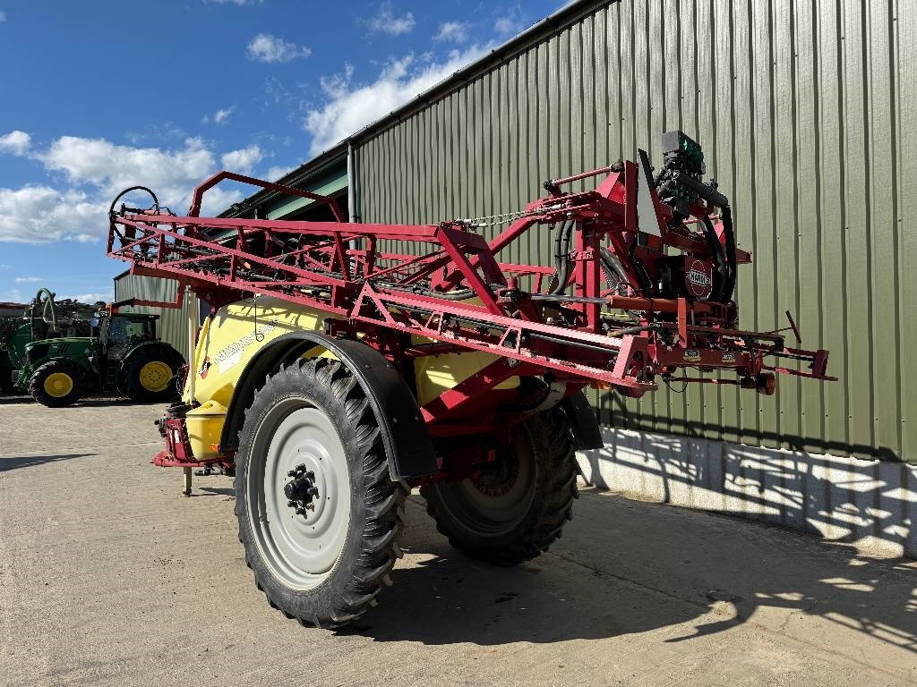 Hardi Navigator 3000L 24m - آلة الرش المقطورة: صور 2 Hardi Navigator 3000L 24m - آلة الرش المقطورة: صور 2