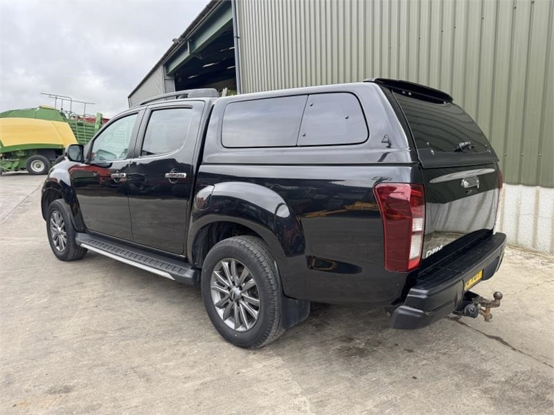 Isuzu D-Max Blade - شاحنة البيك أب: صور 4 Isuzu D-Max Blade - شاحنة البيك أب: صور 4