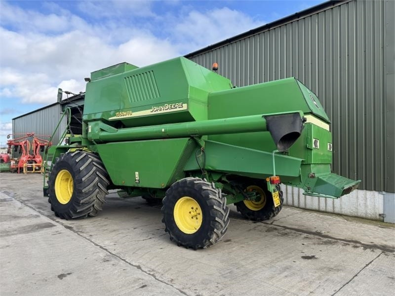 John Deere John Deere 1550 WTS c/w 620R Header - معدات آلة حصاد: صور 4 John Deere John Deere 1550 WTS c/w 620R Header - معدات آلة حصاد: صور 4