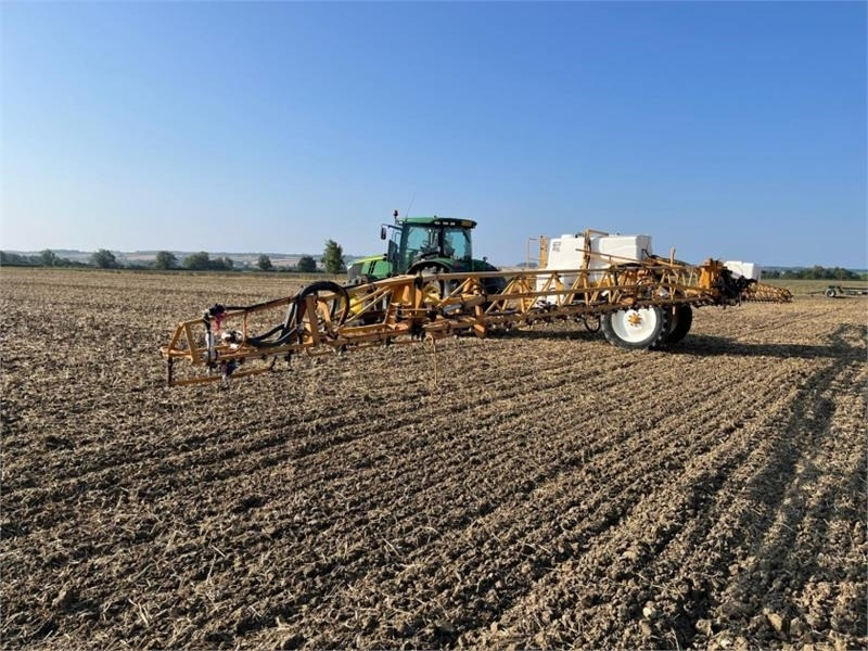 Knight 28m 3800L Trailed Sprayer **Video Below** - آلة الرش المعلقة: صور 2 Knight 28m 3800L Trailed Sprayer **Video Below** - آلة الرش المعلقة: صور 2