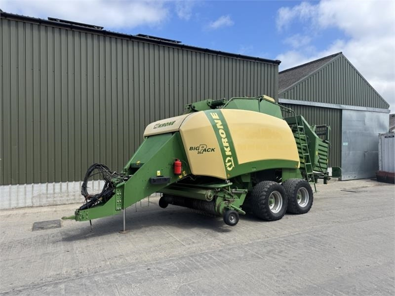 Krone Big Pack 12130 Square Baler - مكبس البالات المستطيله: صور 1 Krone Big Pack 12130 Square Baler - مكبس البالات المستطيله: صور 1