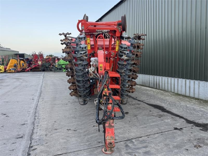 Kuhn Fastliner FL 4000 Seed Drill - الة بذر: صور 3 Kuhn Fastliner FL 4000 Seed Drill - الة بذر: صور 3