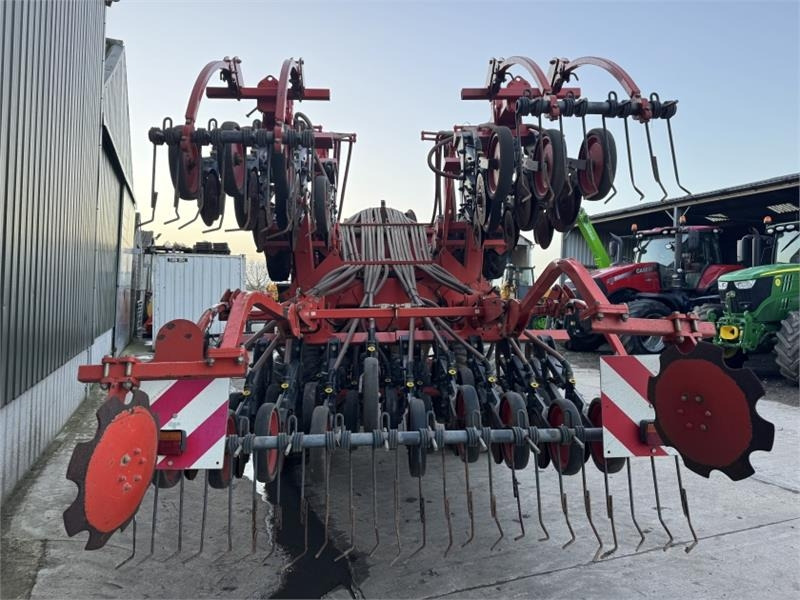 Kuhn Fastliner FL 4000 Seed Drill - الة بذر: صور 5 Kuhn Fastliner FL 4000 Seed Drill - الة بذر: صور 5