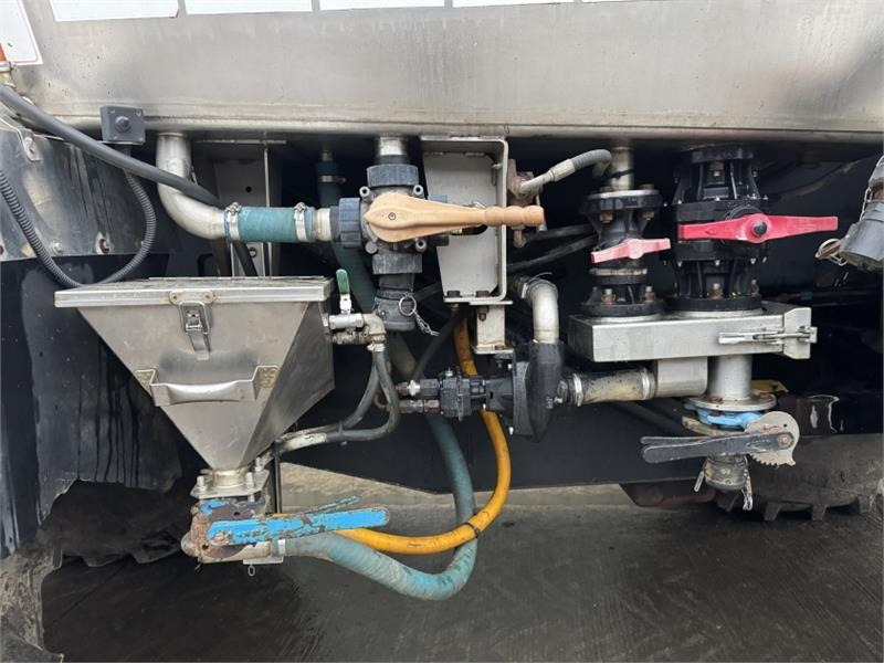 آلة الرش المعلقة Lite-Trac 5500 24m Self Propelled Sprayer: صور 17