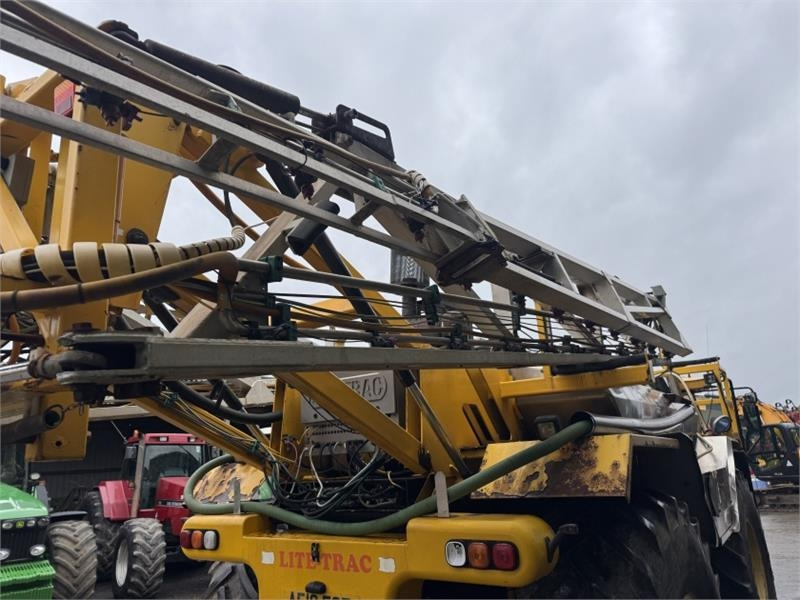 آلة الرش المعلقة Lite-Trac 5500 24m Self Propelled Sprayer: صور 24