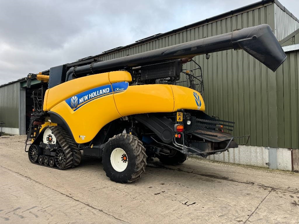 New Holland CR 9090 - حصادة شاملة: صور 4 New Holland CR 9090 - حصادة شاملة: صور 4