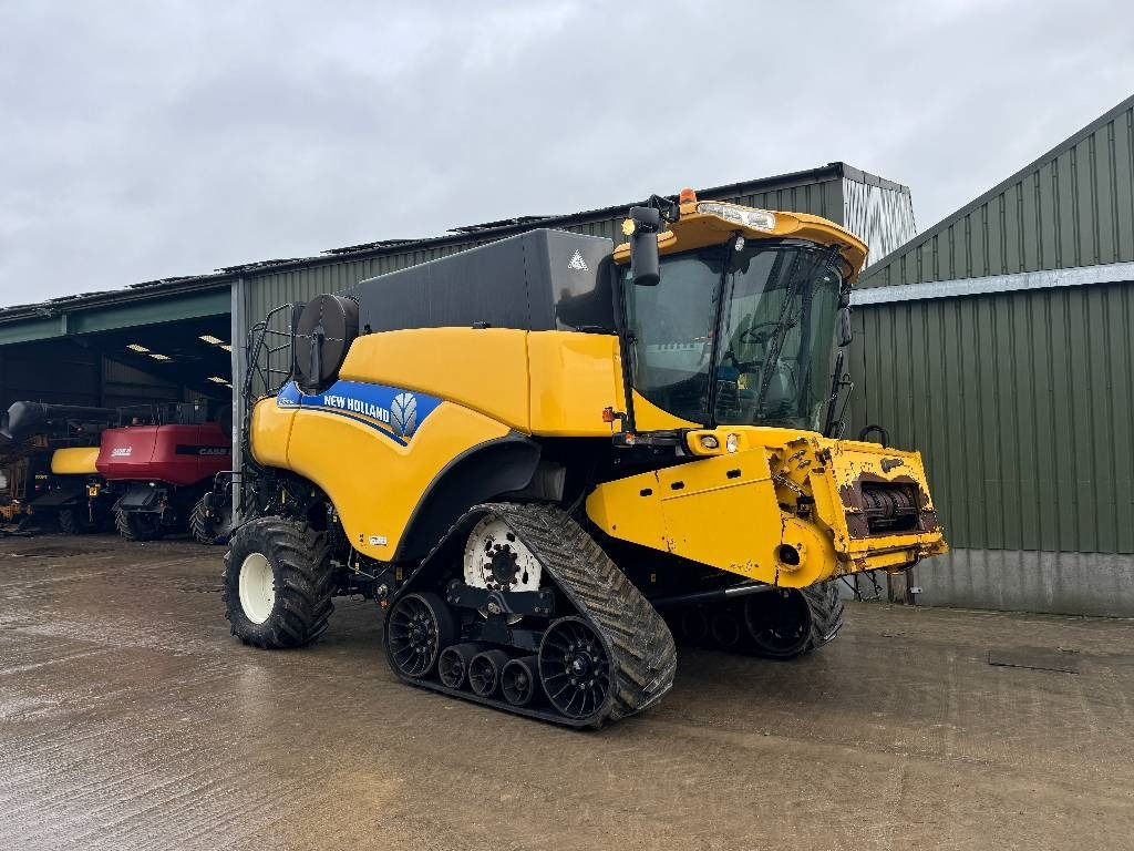 New Holland CR 9090 - حصادة شاملة: صور 3 New Holland CR 9090 - حصادة شاملة: صور 3