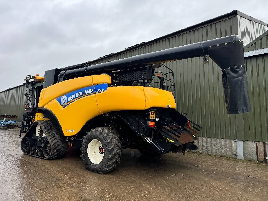 New Holland CR 9090 - حصادة شاملة: صور 2 New Holland CR 9090 - حصادة شاملة: صور 2