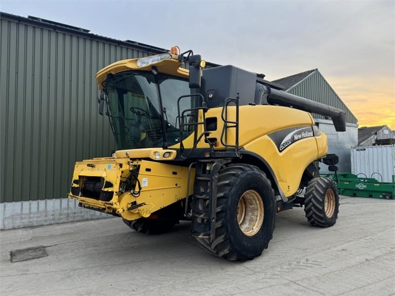 New Holland CR960 c/w 24ft Header **Video Below** - معدات آلة حصاد: صور 3 New Holland CR960 c/w 24ft Header **Video Below** - معدات آلة حصاد: صور 3