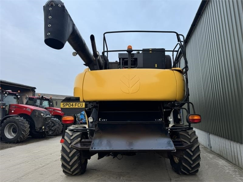 New Holland CR960 c/w 24ft Header **Video Below** - معدات آلة حصاد: صور 5 New Holland CR960 c/w 24ft Header **Video Below** - معدات آلة حصاد: صور 5
