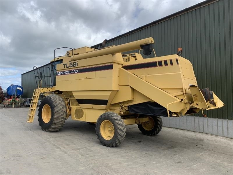 New Holland/Laverda New Holland TL58i / Laverda Hi  - معدات آلة حصاد: صور 4 New Holland/Laverda New Holland TL58i / Laverda Hi  - معدات آلة حصاد: صور 4