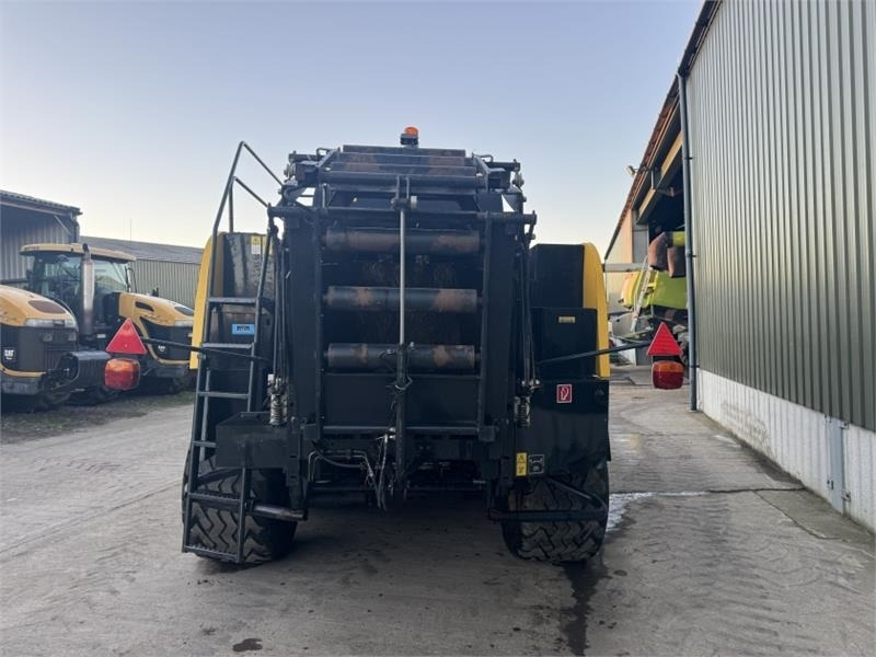 New Holland New Holland BB9060 Baler - مكبس البالات المستطيله: صور 3 New Holland New Holland BB9060 Baler - مكبس البالات المستطيله: صور 3
