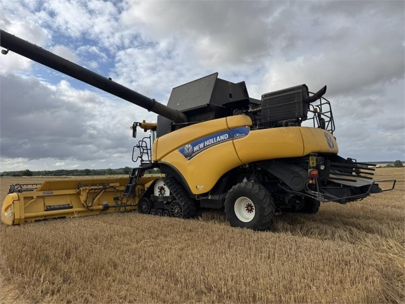 New Holland New Holland CR9090 Rotary Combine **Video Below** - معدات آلة حصاد: صور 3 New Holland New Holland CR9090 Rotary Combine **Video Below** - معدات آلة حصاد: صور 3