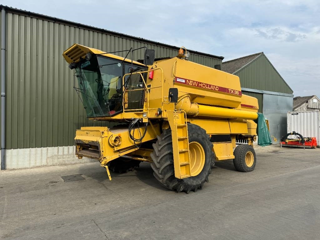 New Holland TX 36 - حصادة شاملة: صور 3 New Holland TX 36 - حصادة شاملة: صور 3