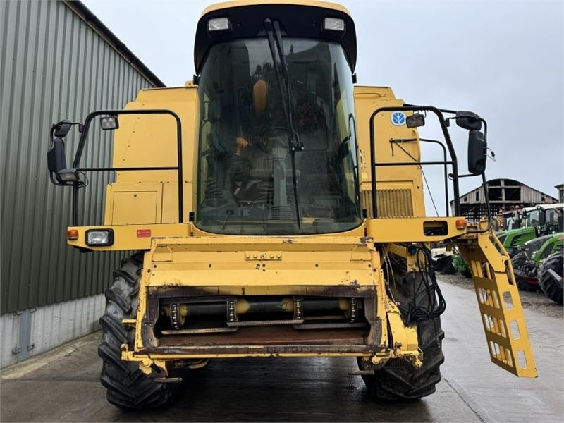New Holland TX66 c/w 20ft Header - معدات آلة حصاد: صور 5 New Holland TX66 c/w 20ft Header - معدات آلة حصاد: صور 5
