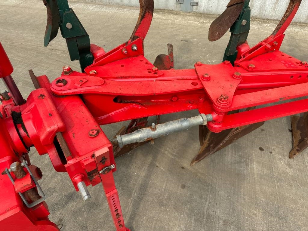 Vogel & Noot Plus Xm 900 5 Furrow Plough - محراث: صور 5 Vogel & Noot Plus Xm 900 5 Furrow Plough - محراث: صور 5